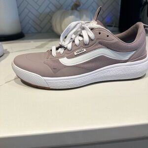 Women’s Vans Ultrarange tumbled leather shoes